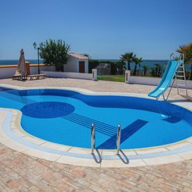 Piscinas Jiménez piscina con forma de guitarra 