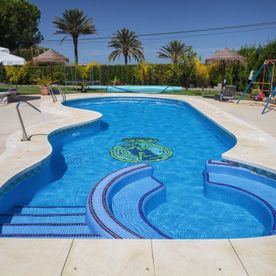 Piscinas Jiménez piscina con logo real madrid
